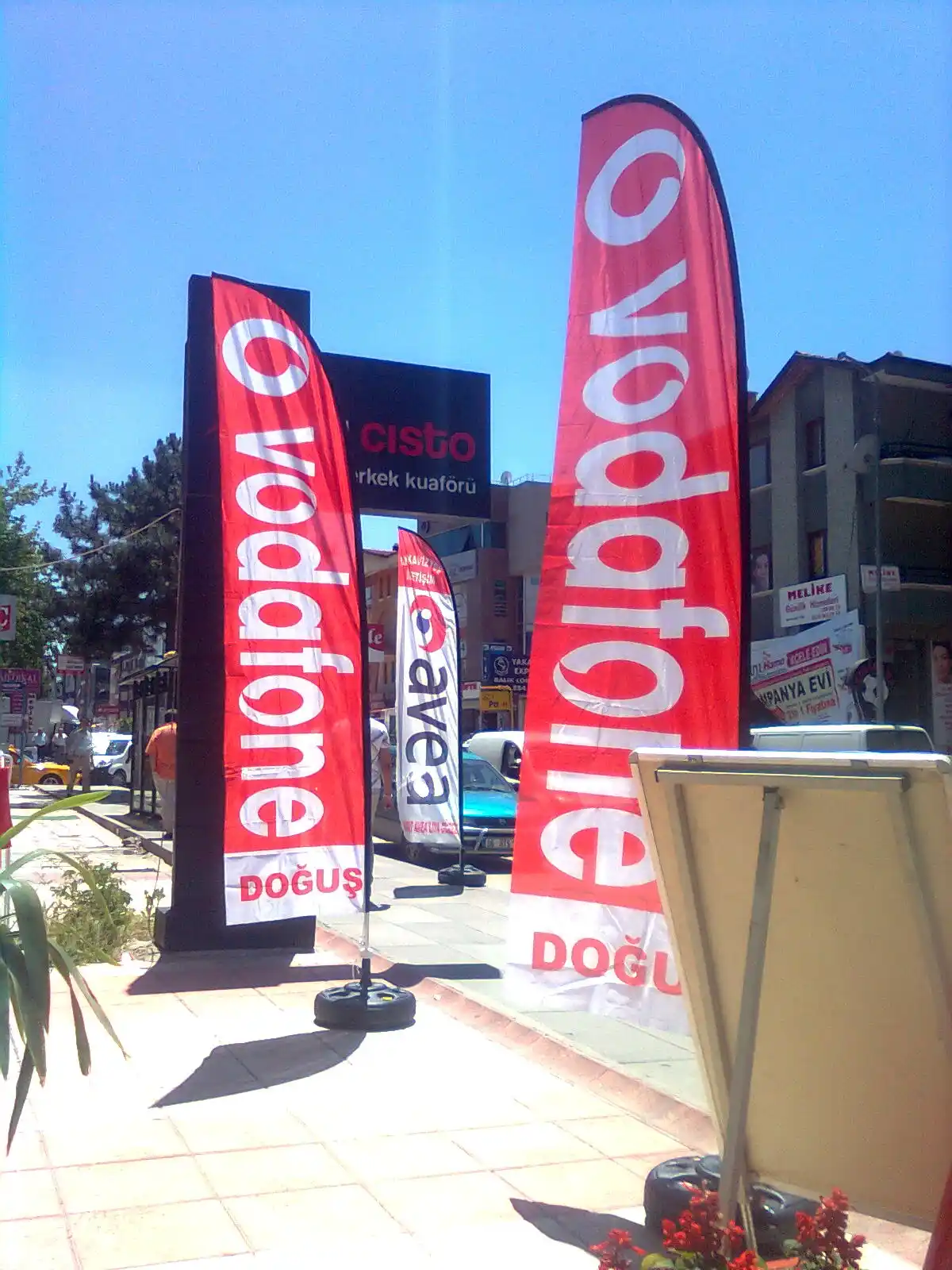 Cep Telefoncu Olta Bayrağı-2