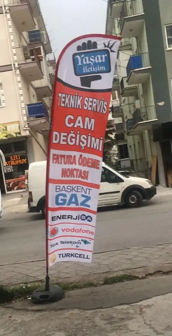 Cep Telefoncu Olta Bayrağı-27